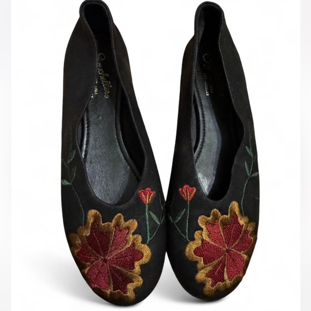 Seychelles Black leather Flats with Floral Embroidery size 6